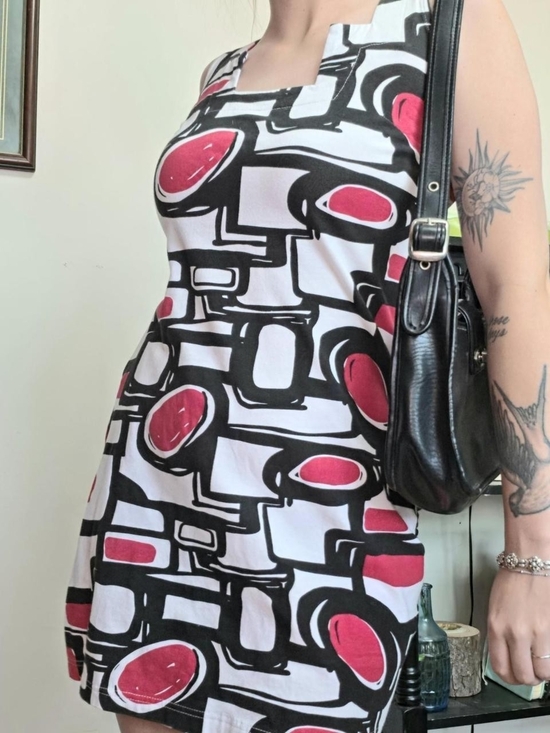 Tracy Negoshian Dresses & Skirts - Vintage Geometric Print Dress White & Red Size S